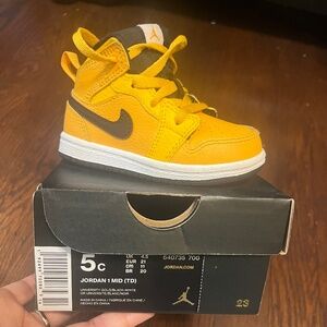 Jordan 1 (mid) 5c